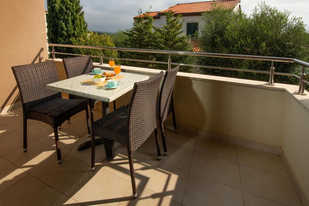 Apartments Oliva بريمونتيرا المظهر الخارجي الصورة